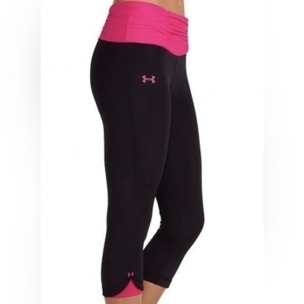 Under Armour, heat gear cropped pink black athletic leggings size medium